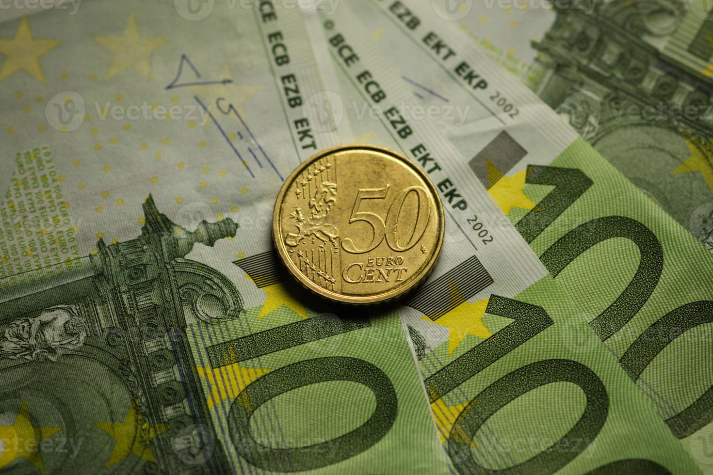 euromynt och sedlar. foto
