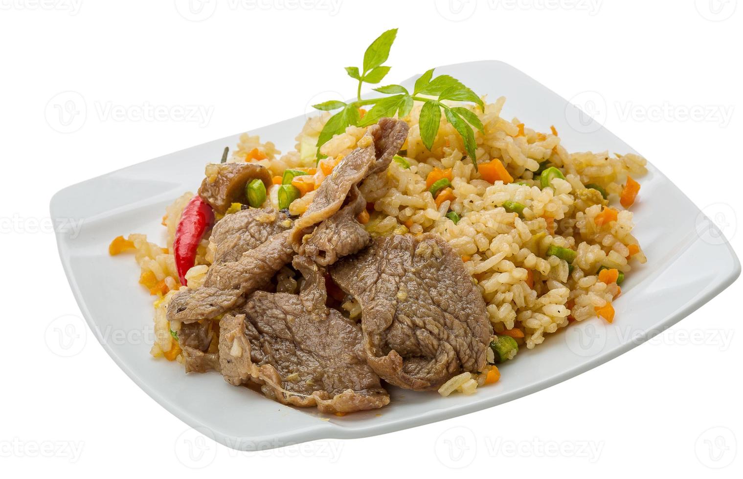 stekt ris med nötkött foto