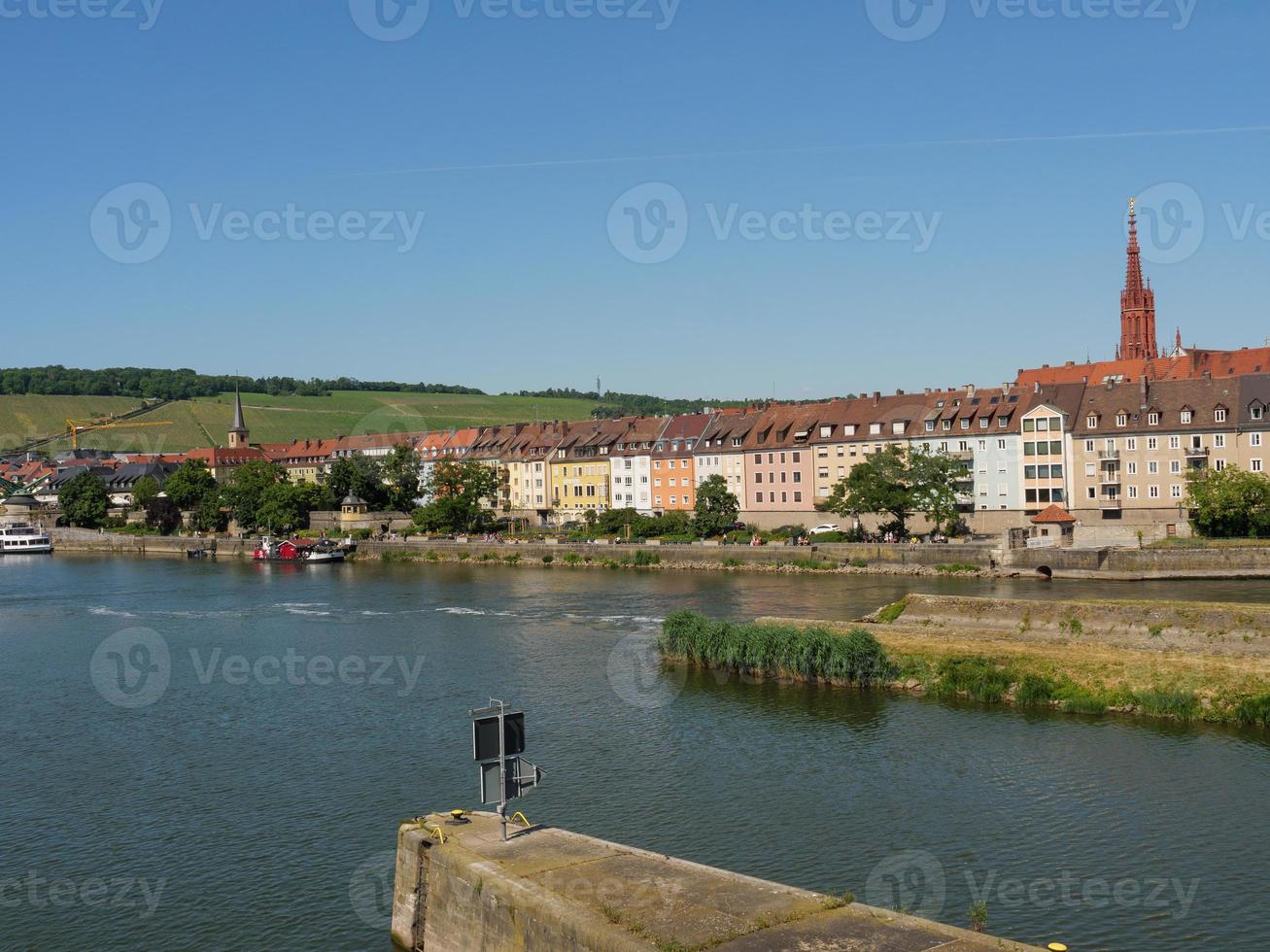 staden wuerzburg vid floden main foto