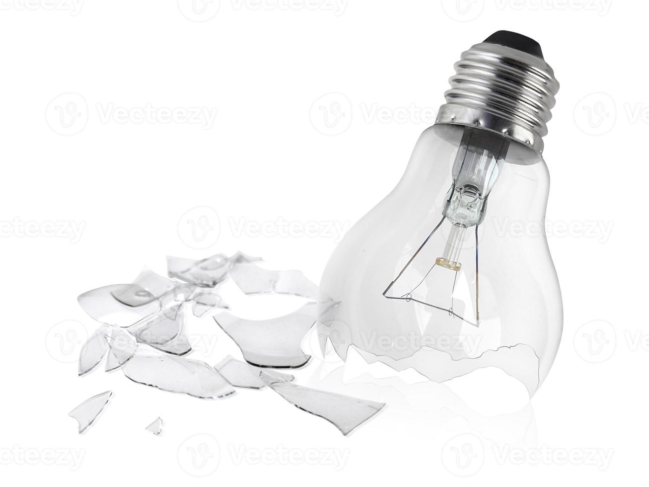 trasig glödlampa isolerad på vit bakgrund foto