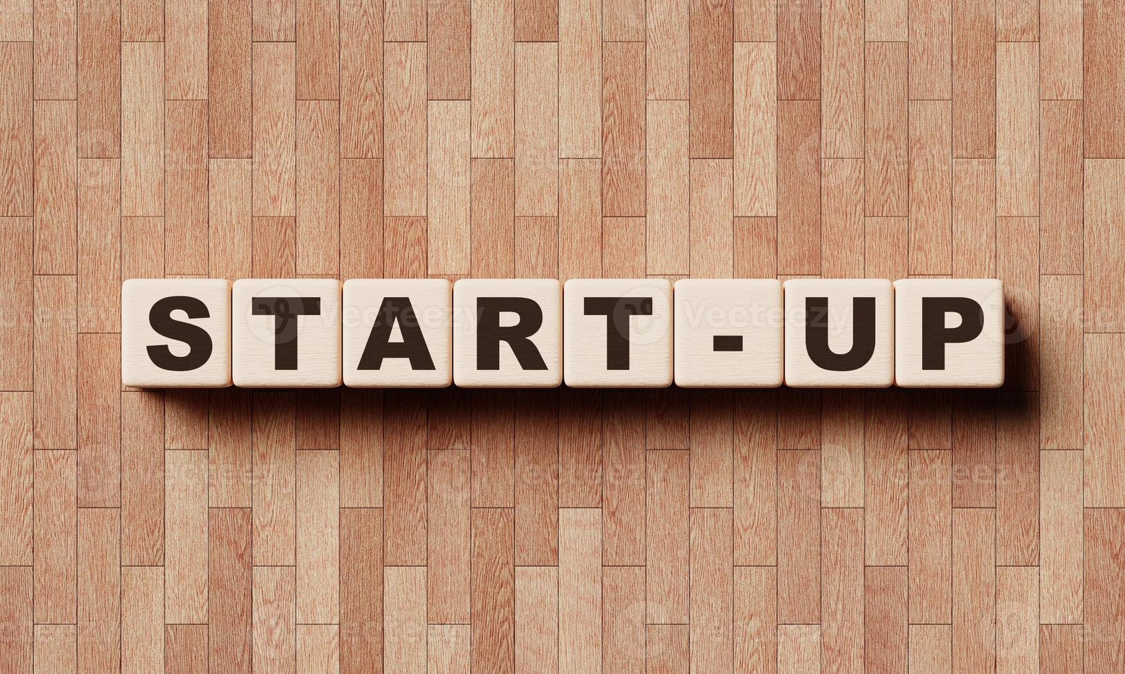 start-up trä ord block kuber med laminat bakgrund. affärsentreprenör och småföretag företagsamma SM-koncept. 3d illustration rendering foto