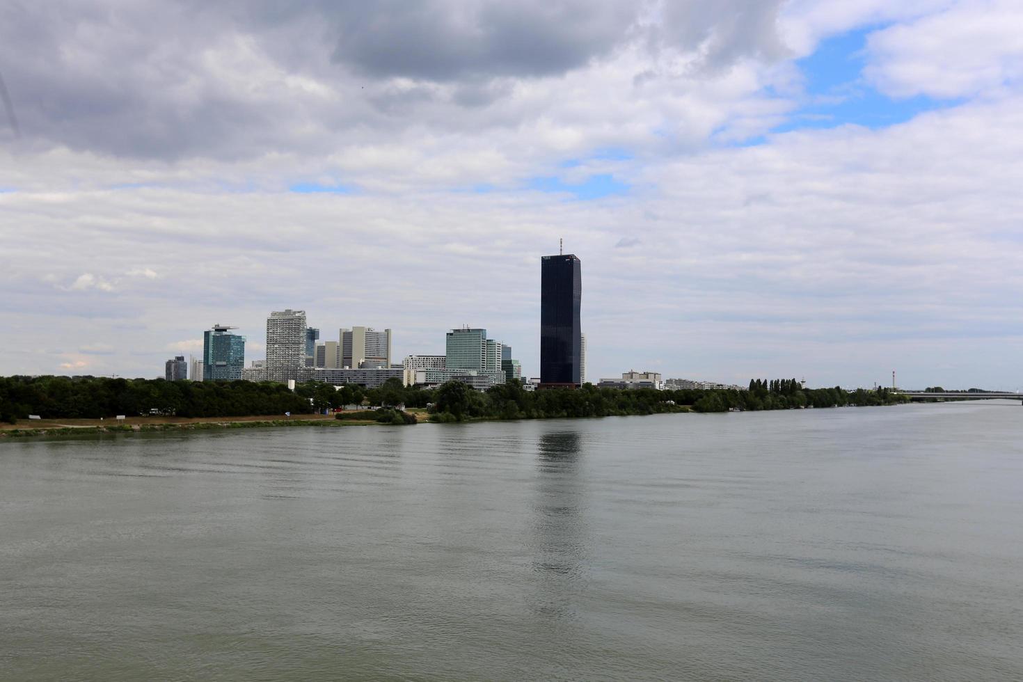 Wien är Österrikes huvudstad, belägen vid floden Donau. foto