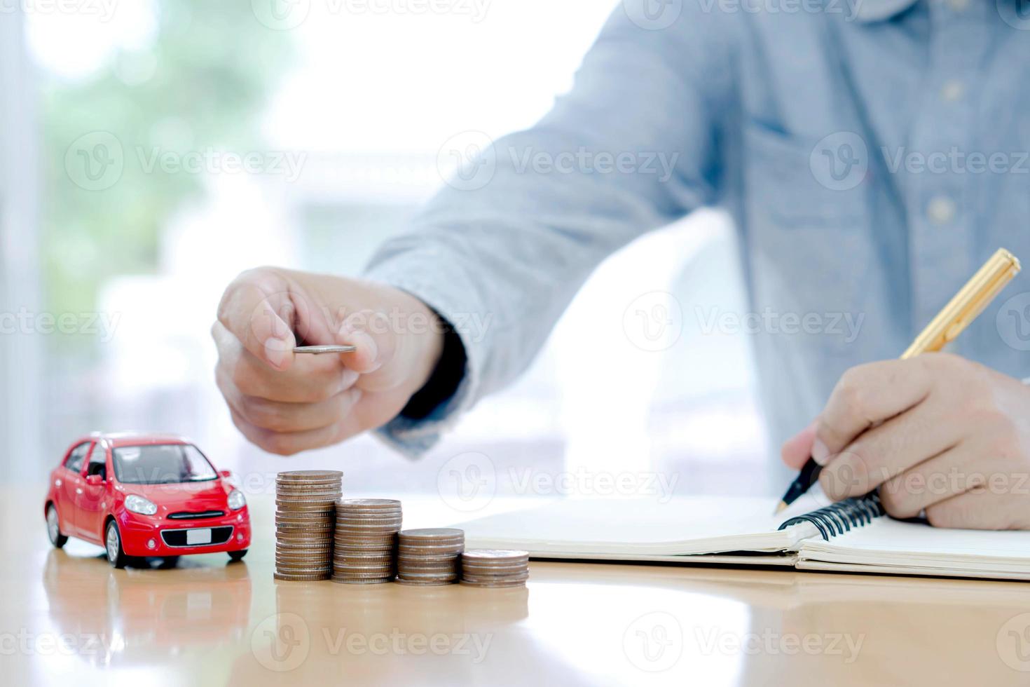 spara pengar för bilkostnadskoncept foto