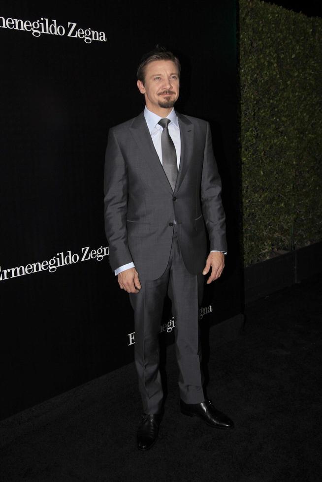 los angeles, 7 nov - Jeremy Renner på Ermenegildo Zegnas globala butik öppnar i Ermenegildo Zegna boutique den 7 november 2013 i Beverly Hills, ca. foto