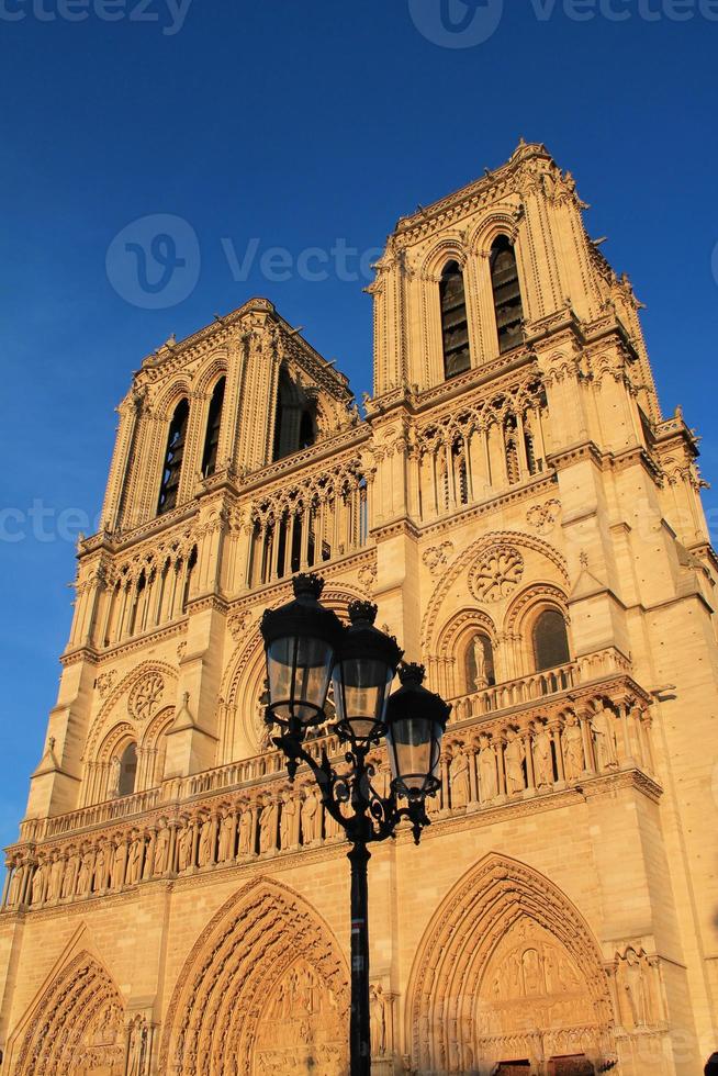 fasad av Notre Dame de Paris foto