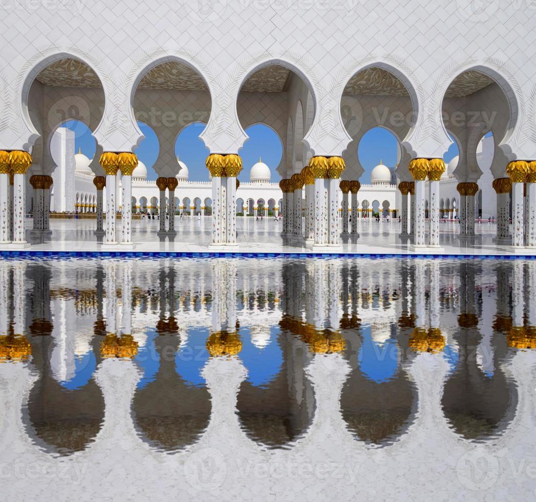 sheik zayed moské i abu dhabi, förenade arabiska emirater foto