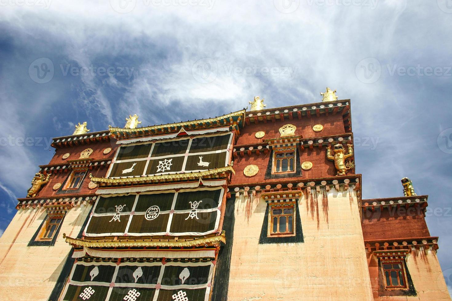 tibetansk kloster, zhongdian, yunnan, porslin foto