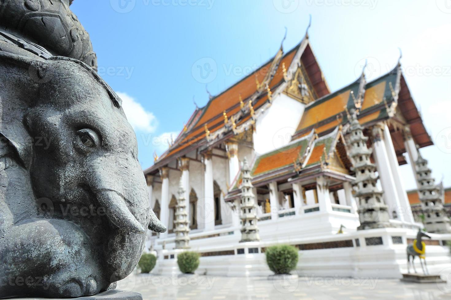 wat suthatthepwararam tempel i bangkok, Thailand foto