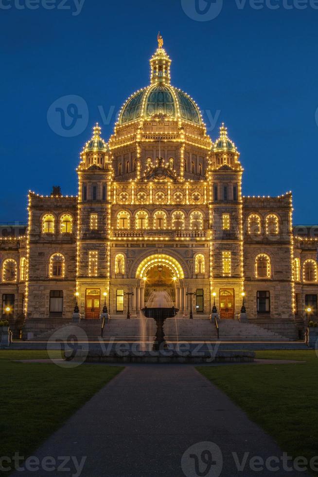 kvällsutsikt över regeringshuset i Victoria bc foto