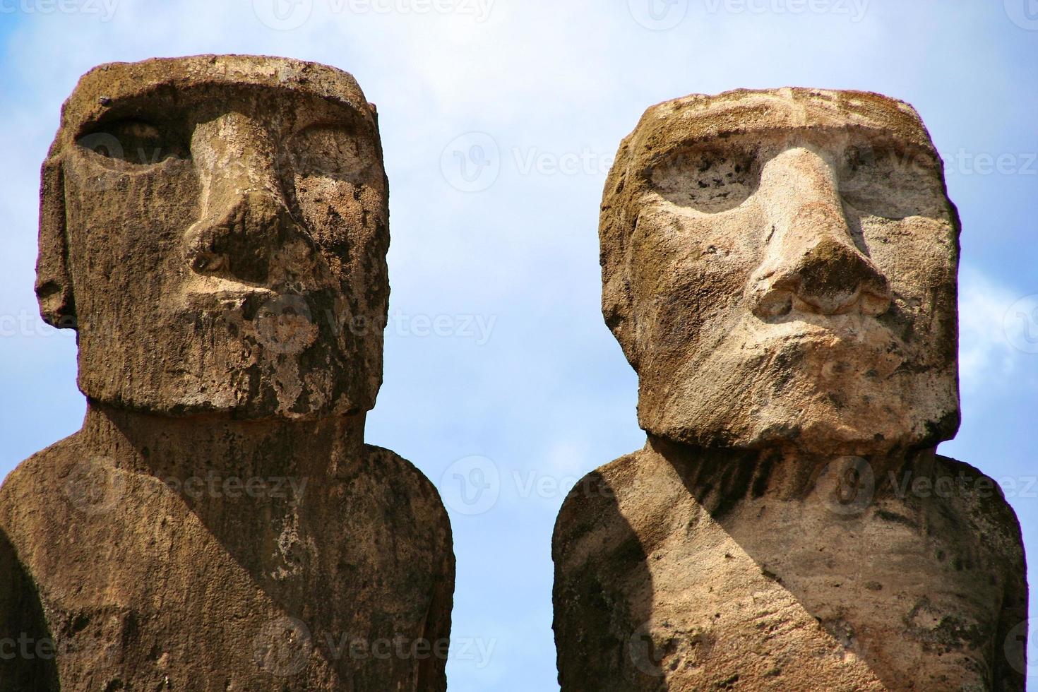 ahu tongariki, moai på påskön foto