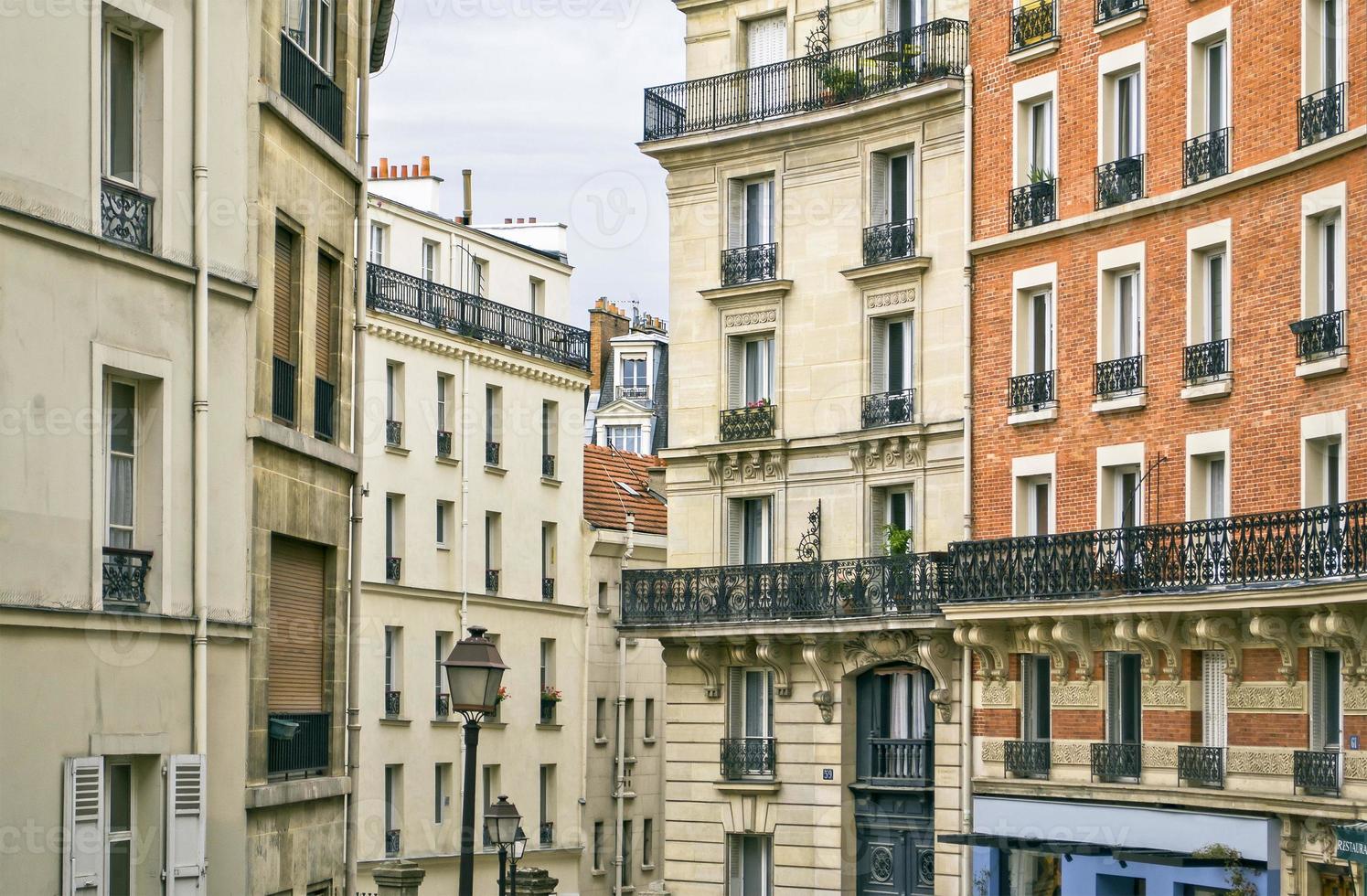 traditionella parisiska bostadshus. Paris, Frankrike. foto