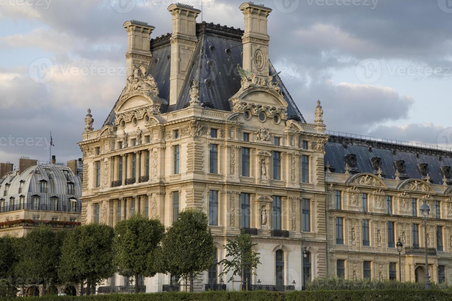 Louvre konstmuseum i Paris foto