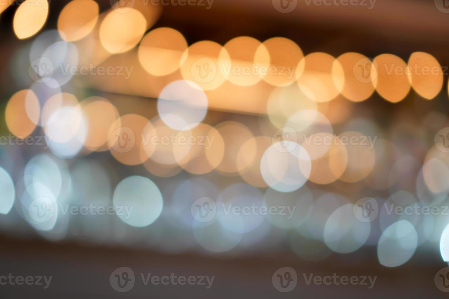 suddig och bokeh bakgrund med färgtema vit, silver, platina, guld. foto