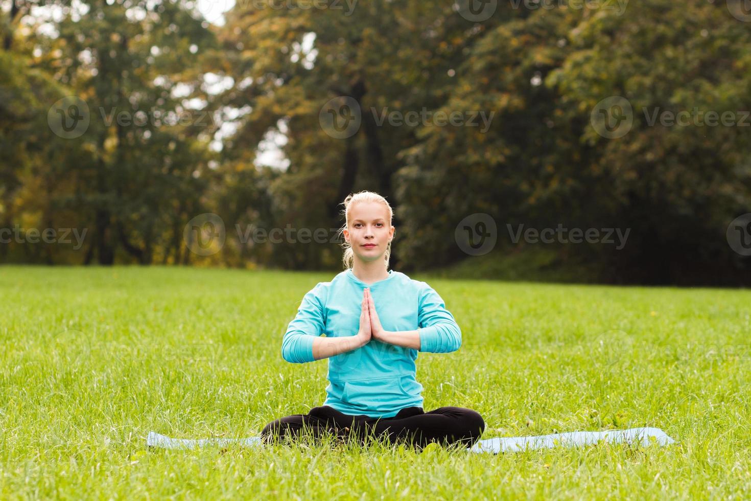 yoga-hälsningssäl / anjali mudra foto
