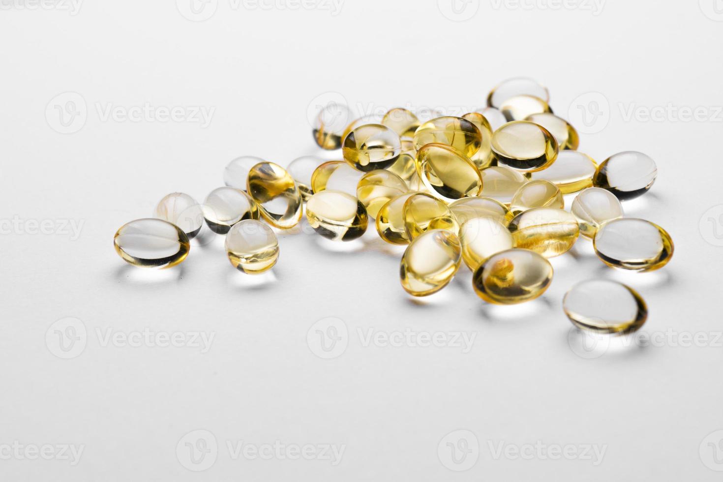 omega 3-piller - isolerade foto