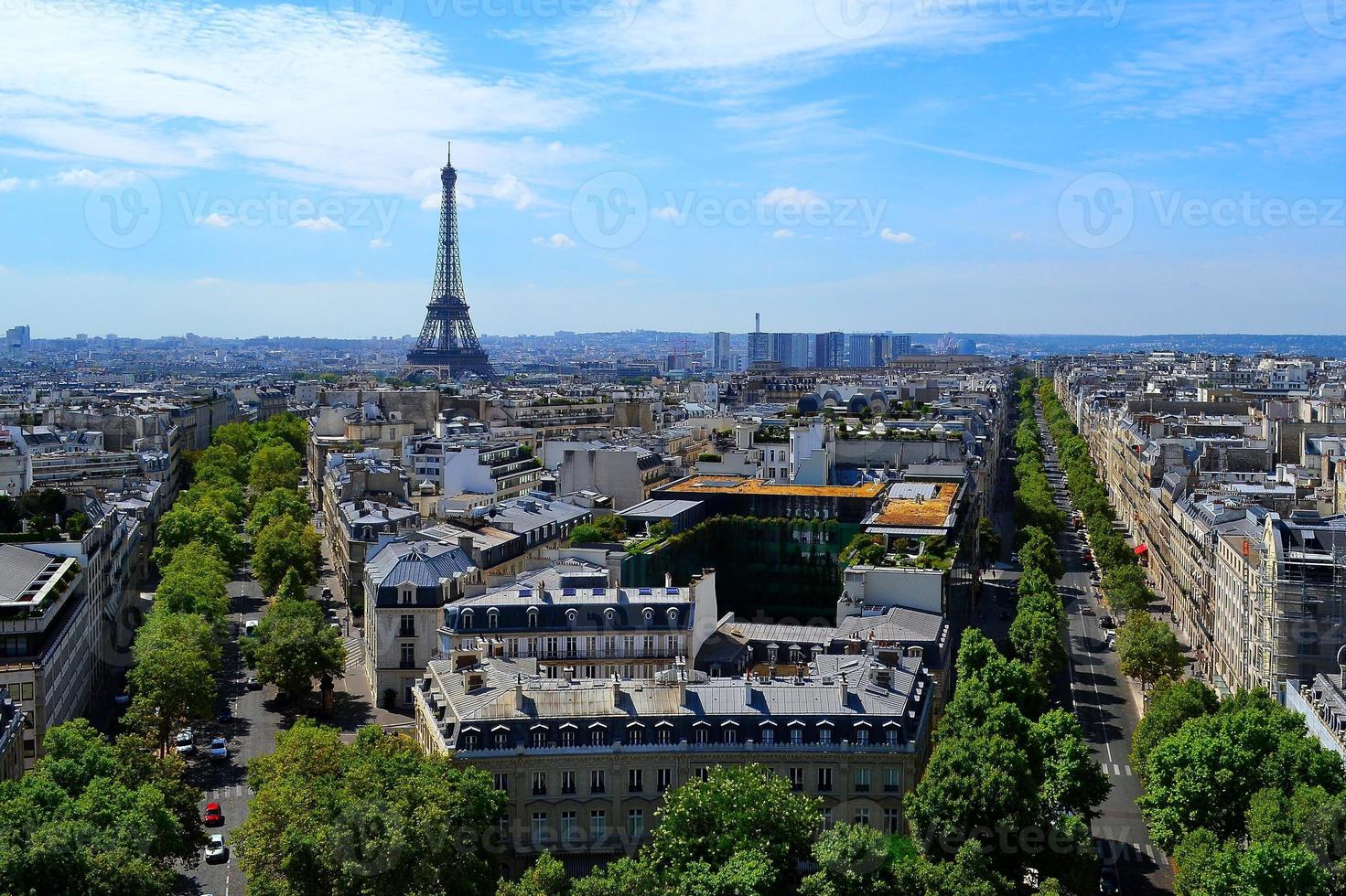 utsikt över paris från Triumfbågen foto