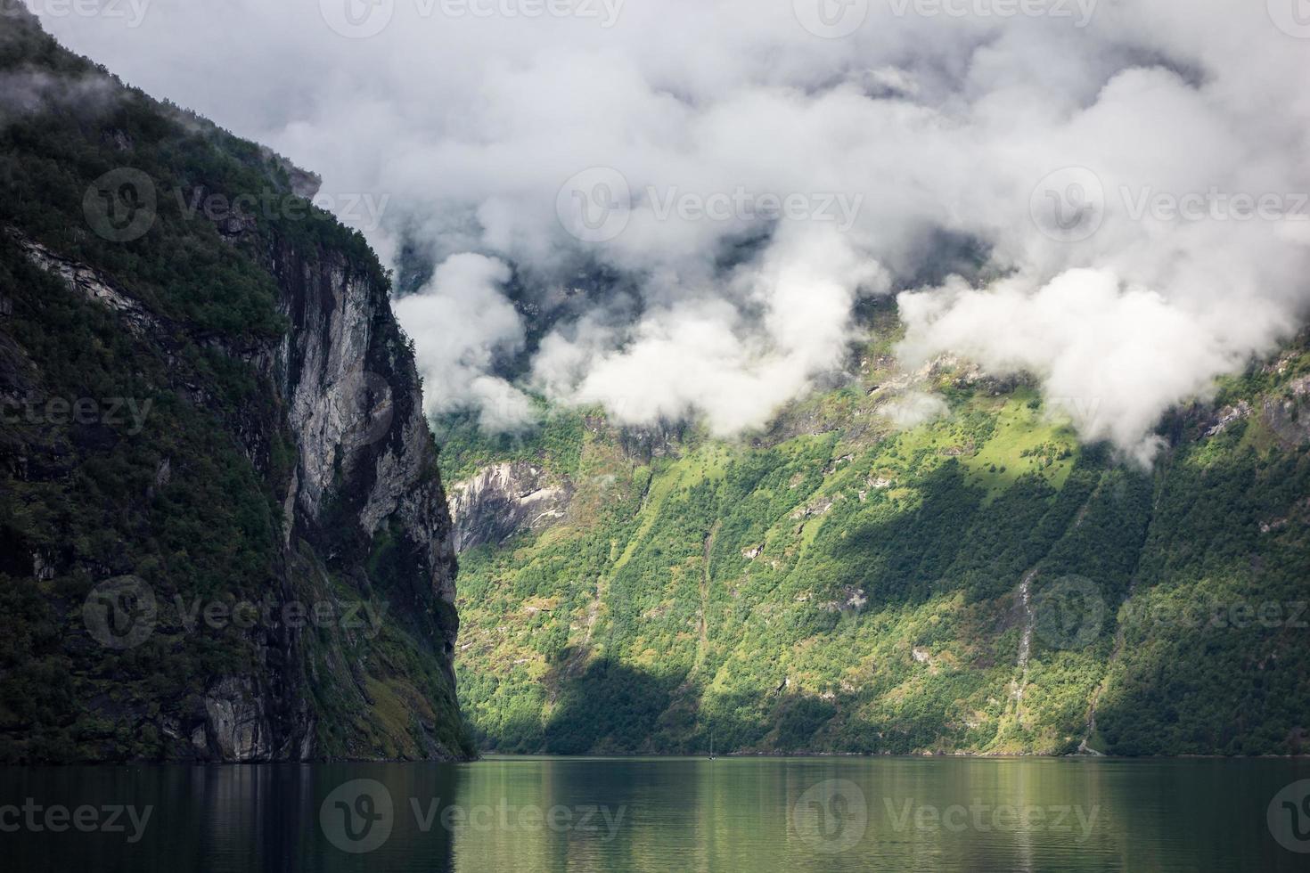 utsikt till geirangerfjorden foto