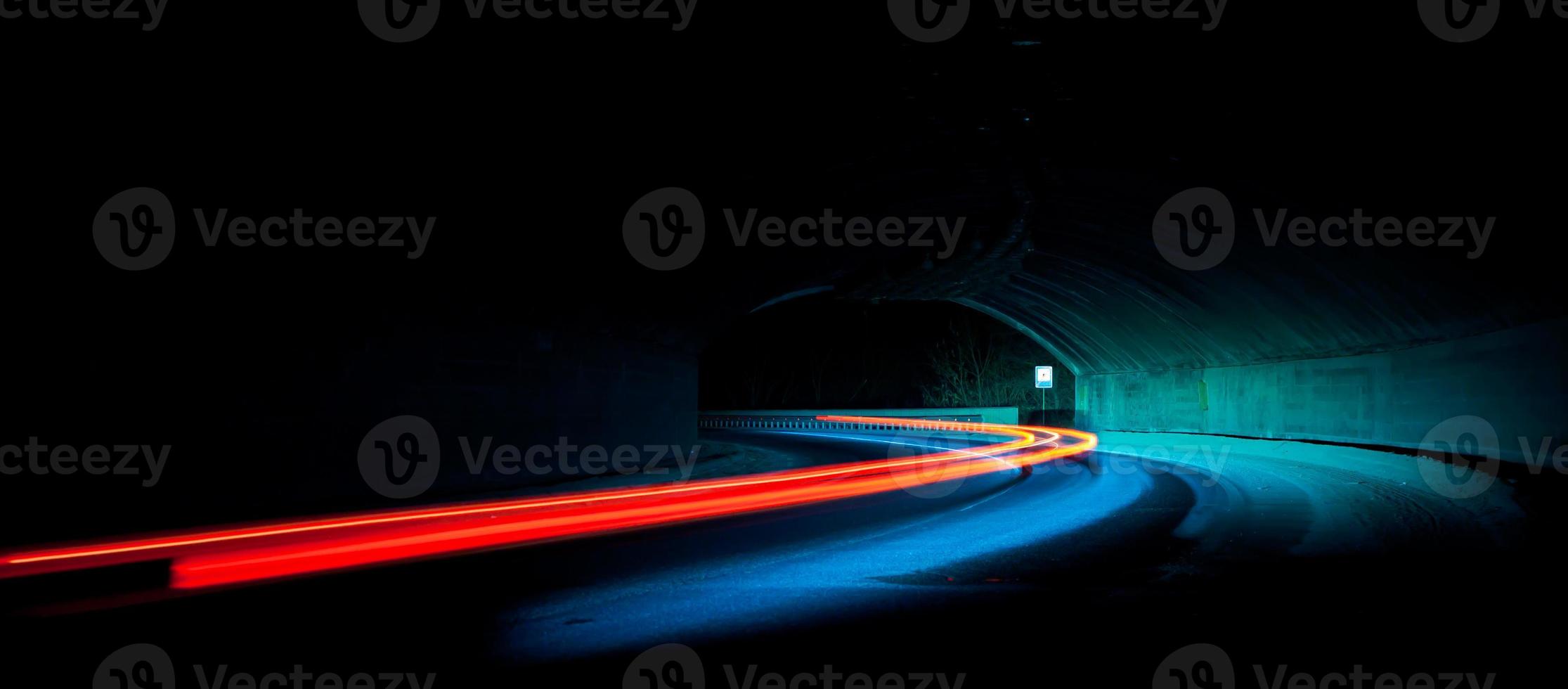 billjusspår i tunneln foto