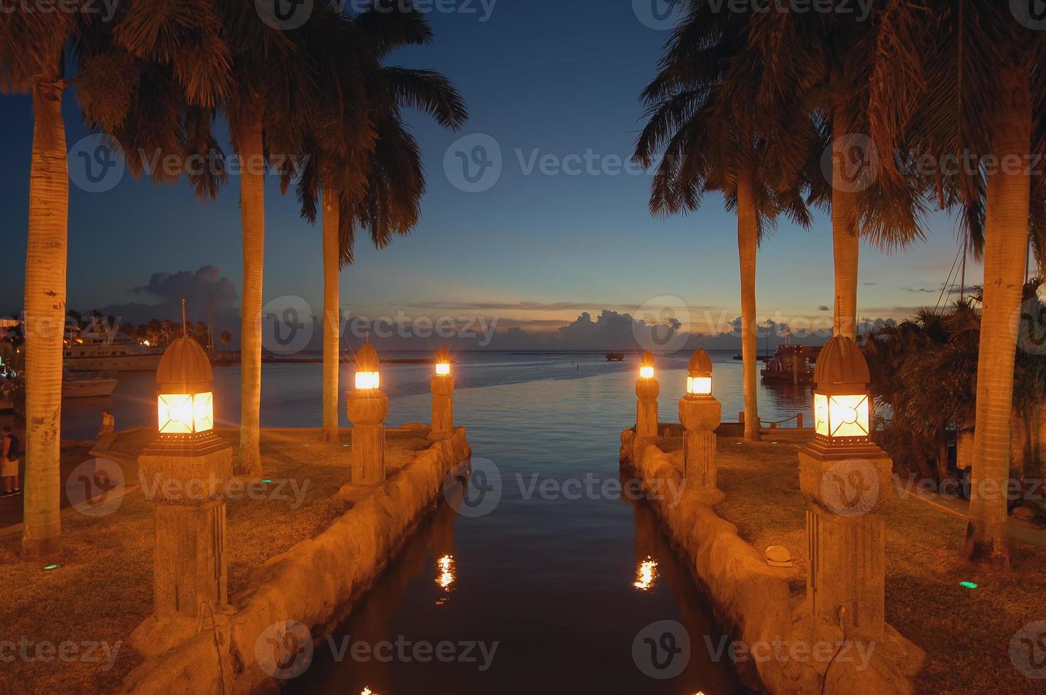 aruba kanal natt visa romantisk webbplats. foto