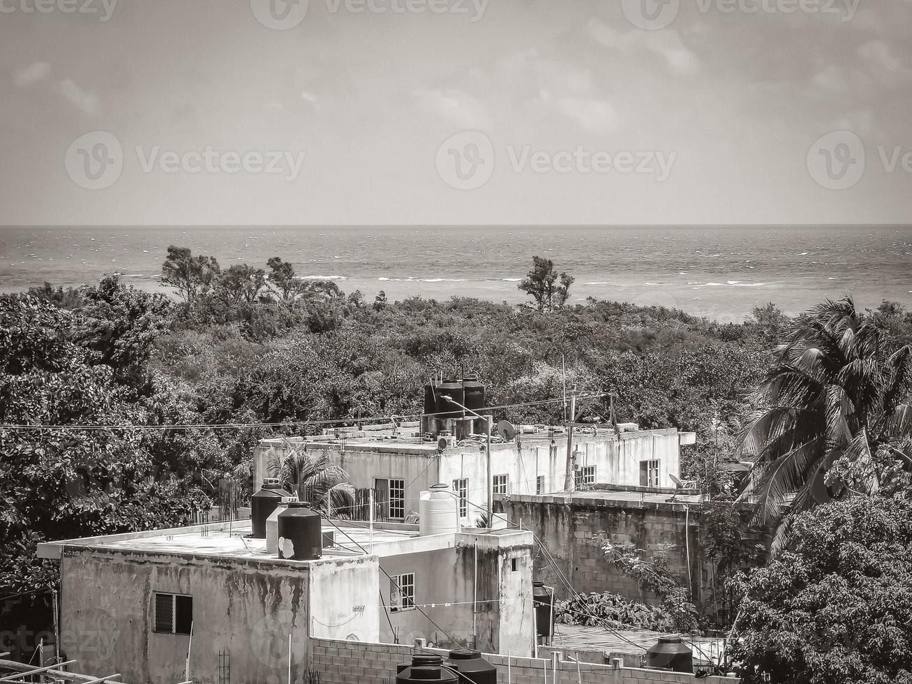 stadsbild Karibiska havet och stranden panoramautsikt playa del carmen. foto