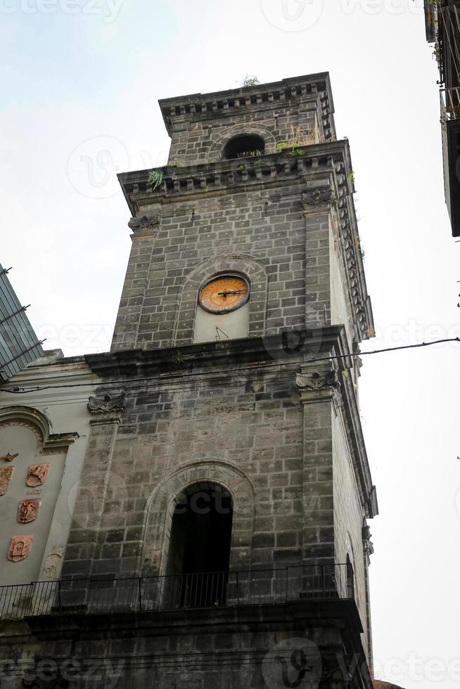 klocktorn i Neapel, Italien foto