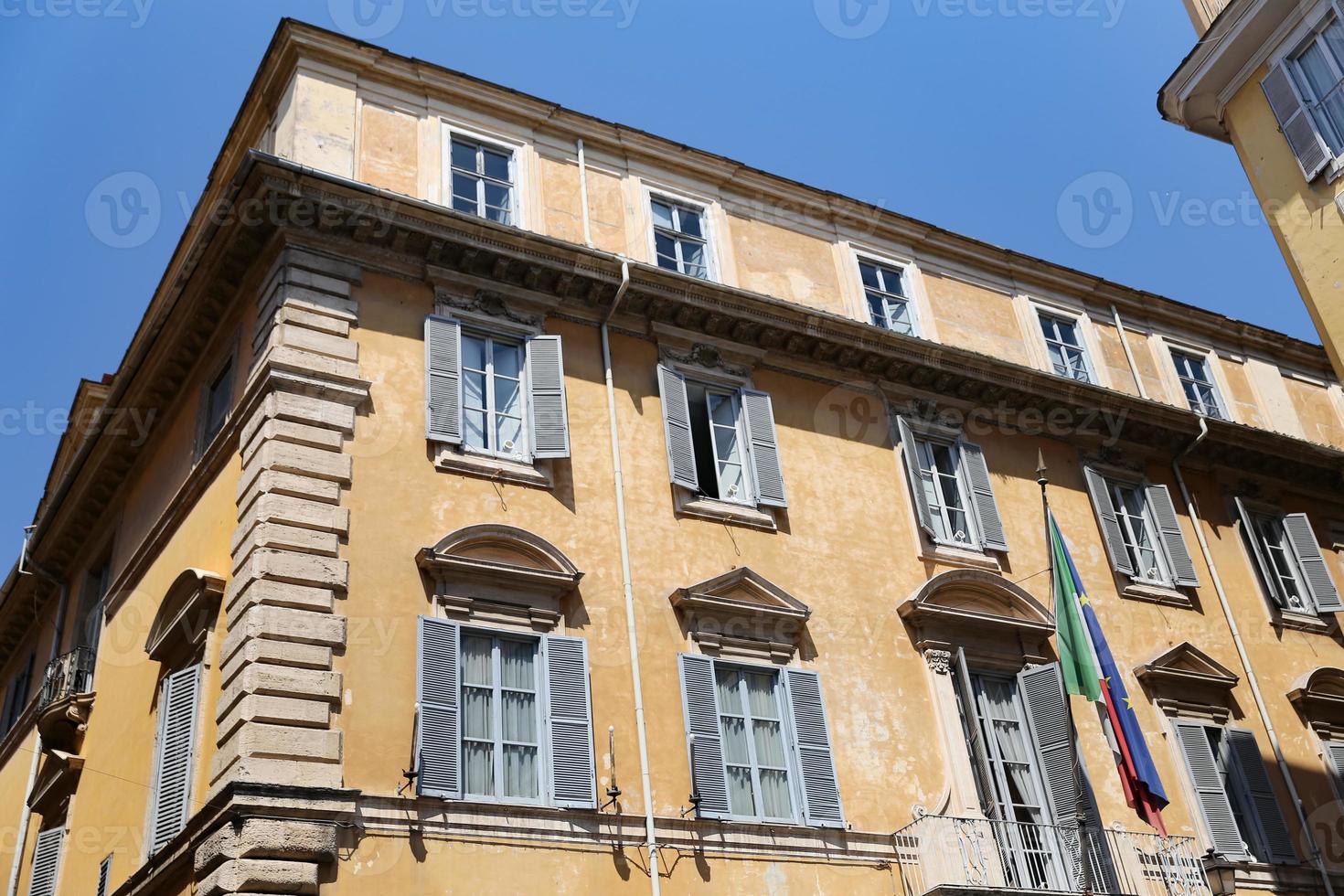 fasad av en byggnad i Rom, Italien foto