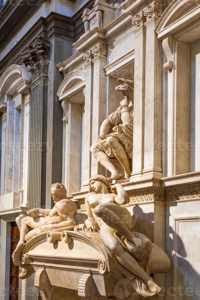 medici kapell interiör - cappelle medicee. michelangelo renässanskonst i Florens, Italien. foto