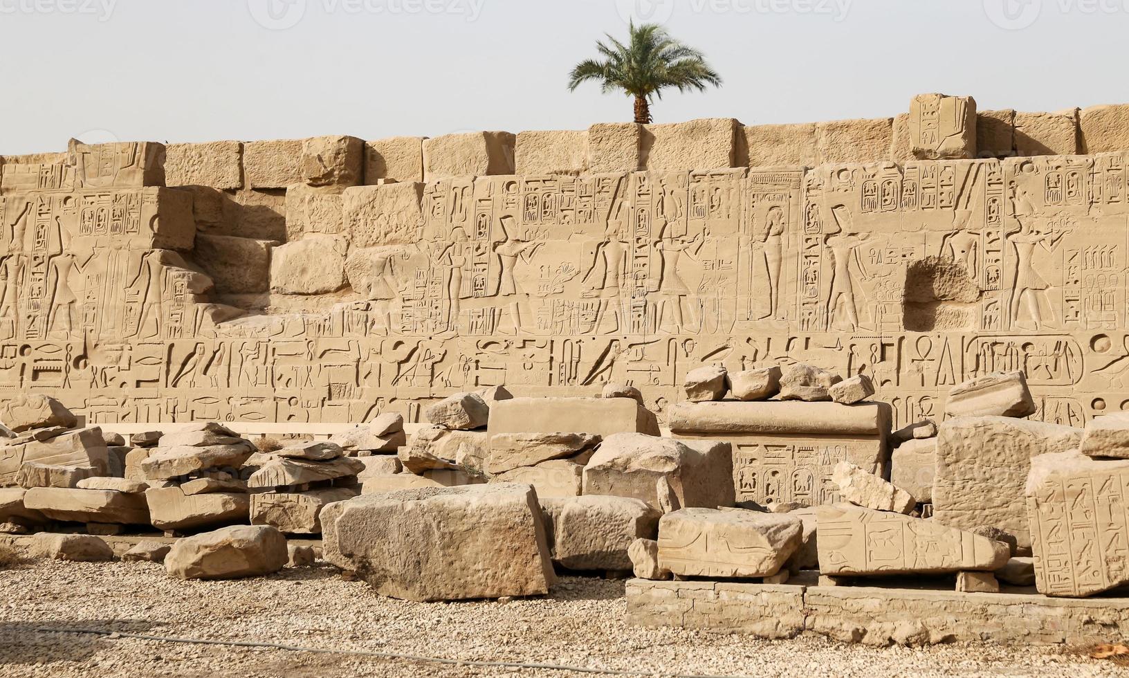 hieroglyfer i Karnaktemplet, Luxor, Egypten foto