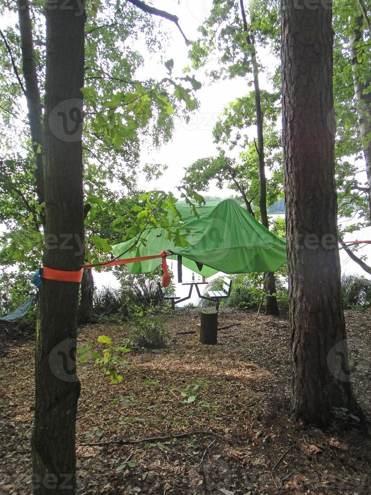 sjö med skog och sommar camping brukar semester bakgrund konst högkvalitativa utskrifter produkter femtio megapixlar absberg foto