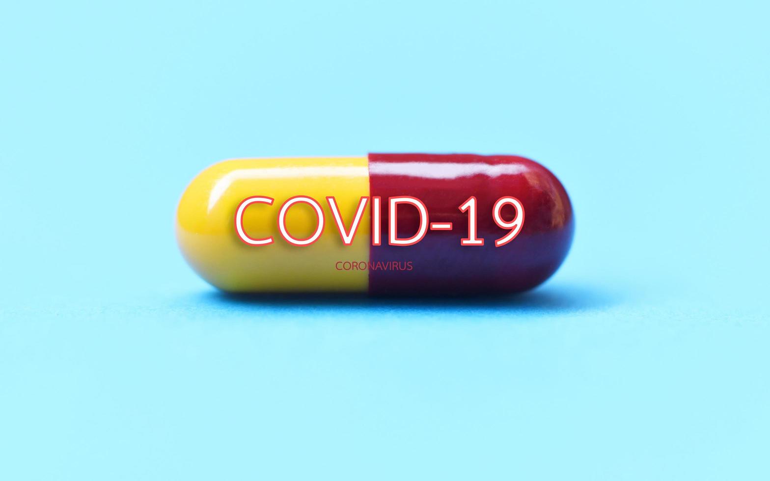 covid-19 medicinering av antiviral kapsel coronavirus för behandling och förebyggande corona virus ncov 2019 infektion pandemi smittsam spridning över hela världen - medicin läkemedel covid-19 foto