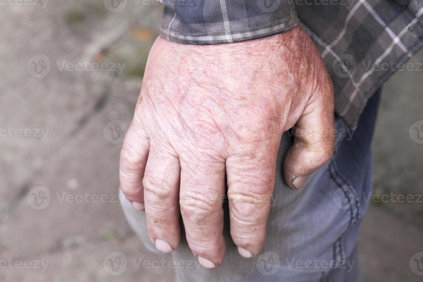 en gammal mans hand foto