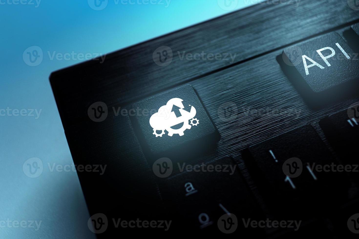 tangentbord med api akronym ordikon för att trycka på knappen. internet och teknik koncept. verksamhet, programmering, gränssnitt, applikation och nätverk. foto