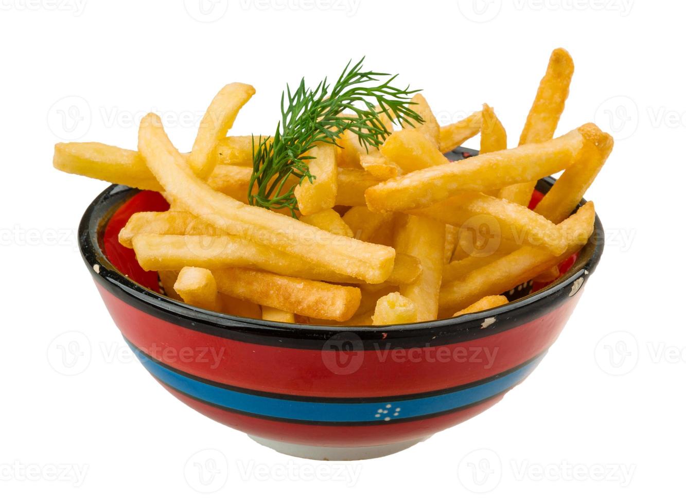 pommes frites i en skål på vit bakgrund foto