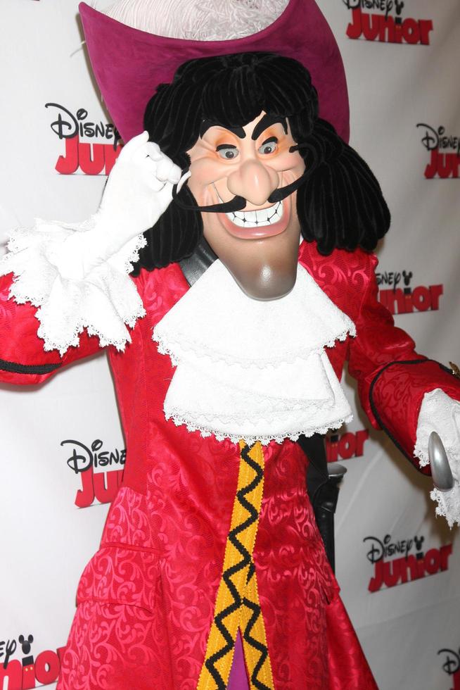 los angeles, 18 oktober - captain hook at the jake and the never land pirates - slåss om premiären för bokkostymfesten på Walt Disney Studios den 18 oktober 2014 i Burbank, ca. foto