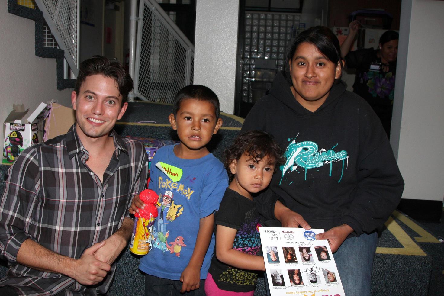 los angeles, sep 16 - jackson rathbone at the stars 4 smiles, kändisar besöker barn på sjukhuset på harbor-ucla Medical Center den 16 september 2014 i torrance, ca. foto