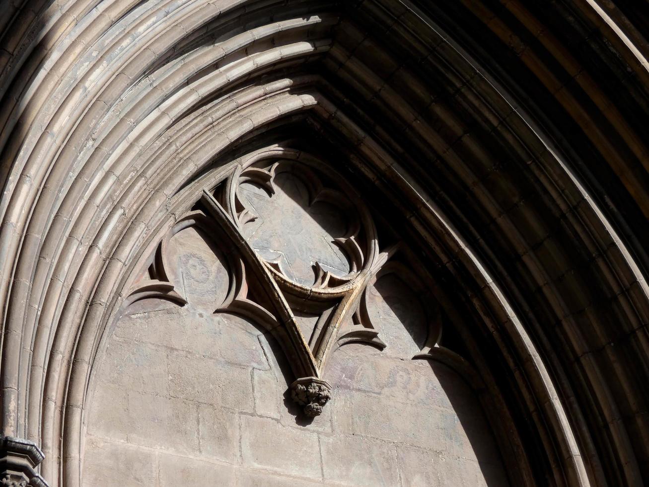 detaljer om den religiösa byggnaden, kyrkan Santa Maria del Mar i det födda distriktet Barcelona. foto