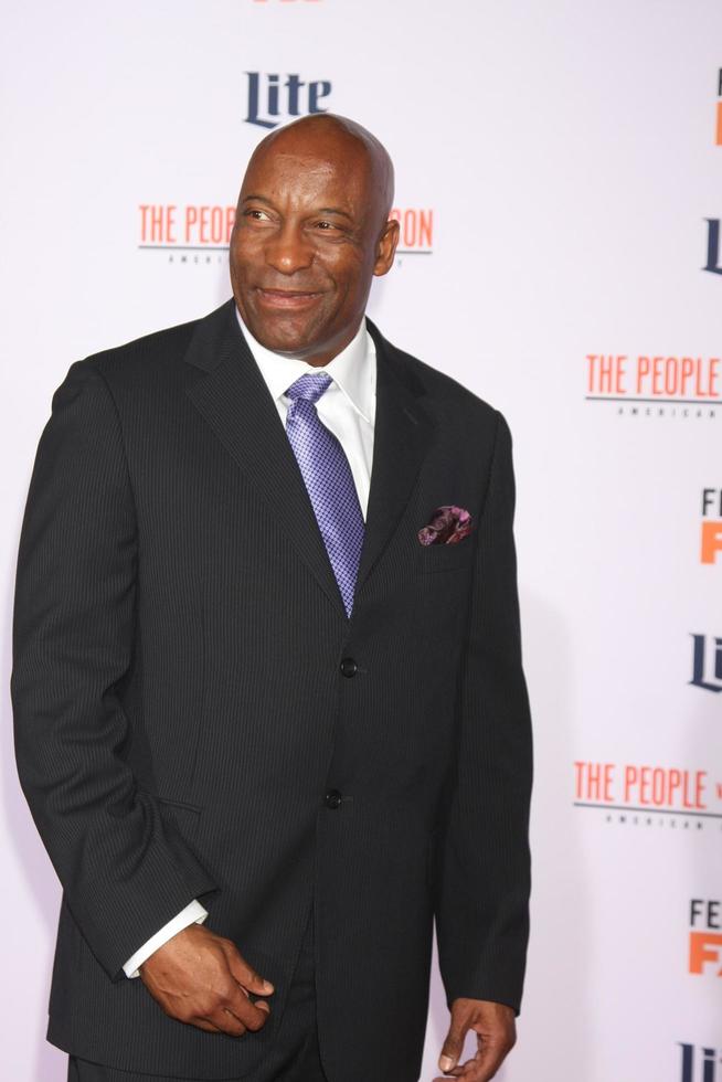 los angeles, 27 jan - john singleton på den amerikanska kriminalhistorien, folket voj simpson premiär på byteatern den 27 januari 2016 i Westwood, ca. foto