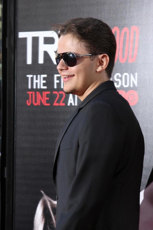 los angeles, 17 juni - prince michael jackson i på hbo s true blood säsong 7 premiärvisning på tcl chinese theatre den 17 juni 2014 i los angeles, ca. foto