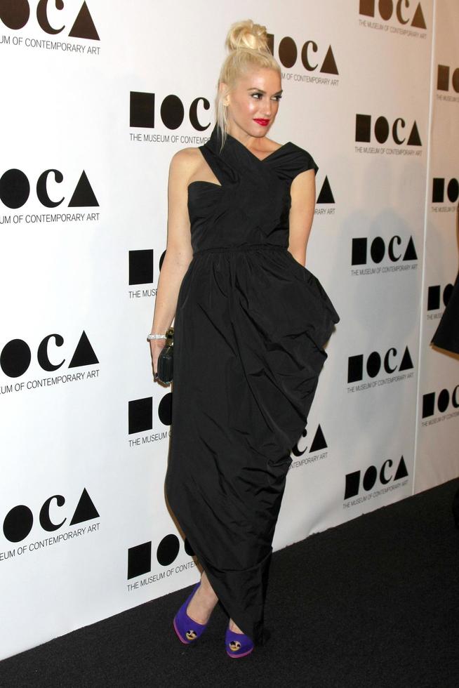 los angeles, 12 nov - gwen stefani anländer till moca-galan 2012 på moca den 12 november 2011 i los angeles, ca. foto