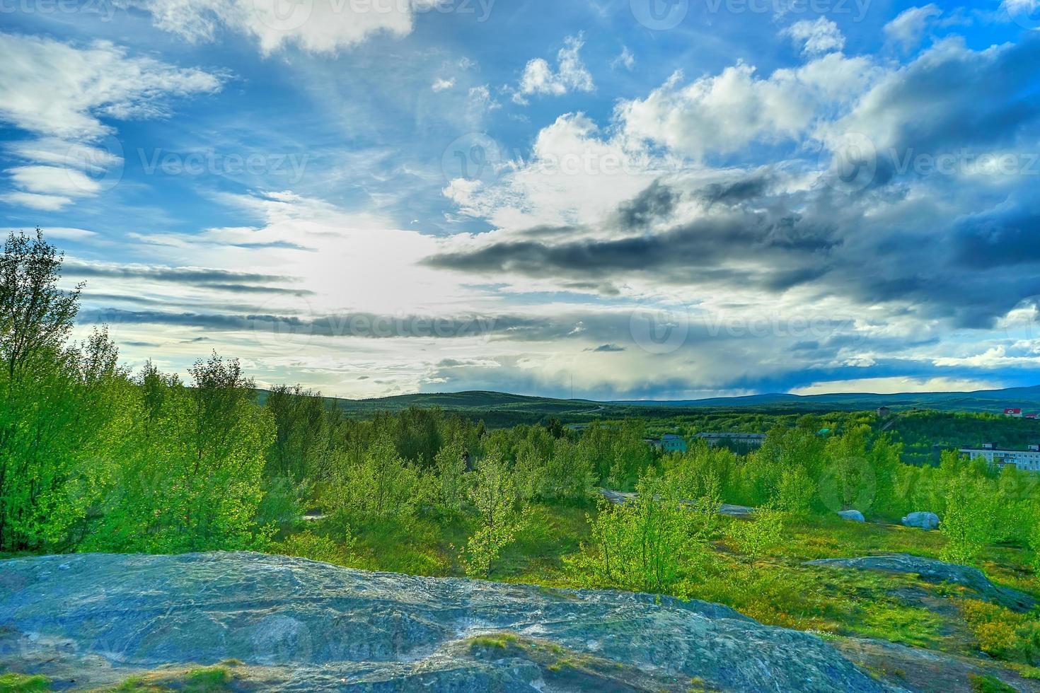 naturligt landskap med tundra nära Murmansk, Ryssland foto