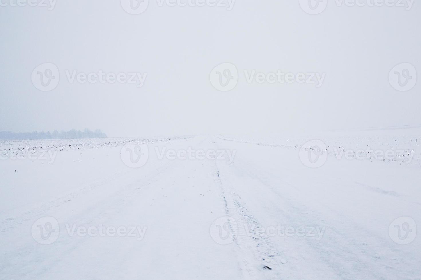 efter snöfall, väg foto