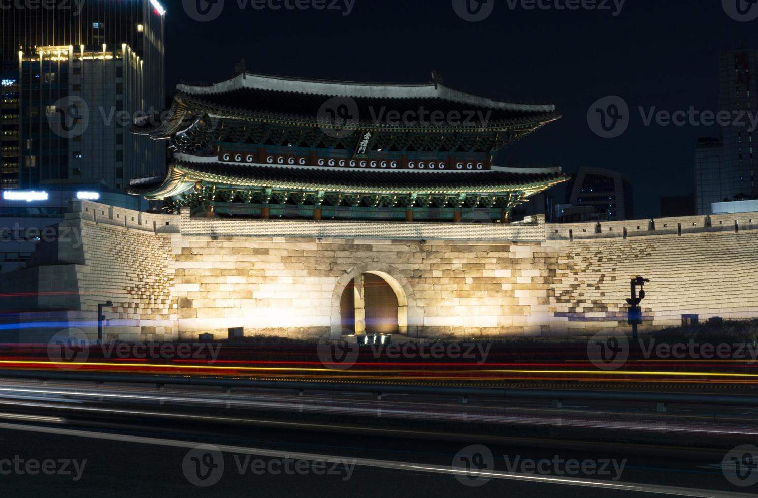 sungnyemun gate huvudporten till fästningen som omgav Seoul under joseondynastin foto