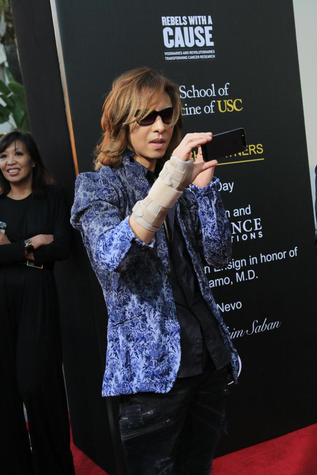 los angeles, 20 mars - yoshiki på den 2:a årliga rebellerna med en orsaksgala på paramount studios den 20 mars 2014 i los angeles, ca. foto