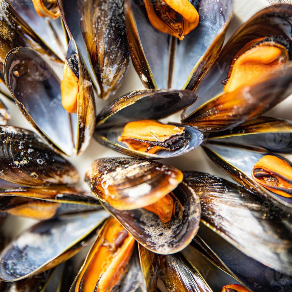 musslor i skal färsk fisk och skaldjur måltid på bordet kopia utrymme mat bakgrund foto