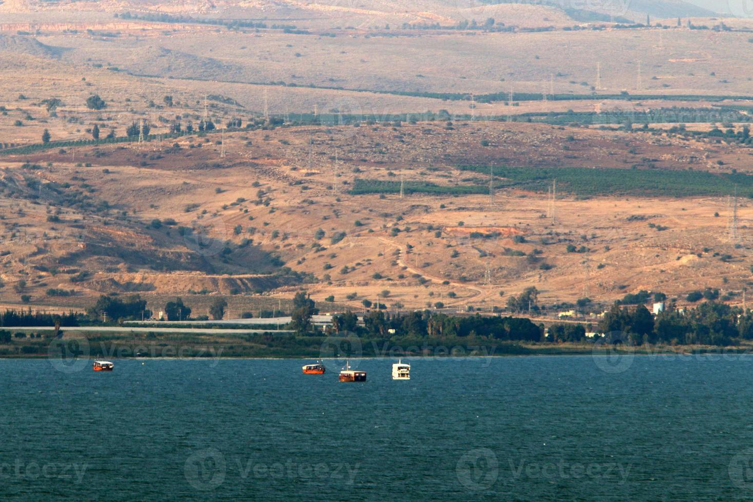 Lake kinneret är en sötvattensjö i nordöstra Israel. foto