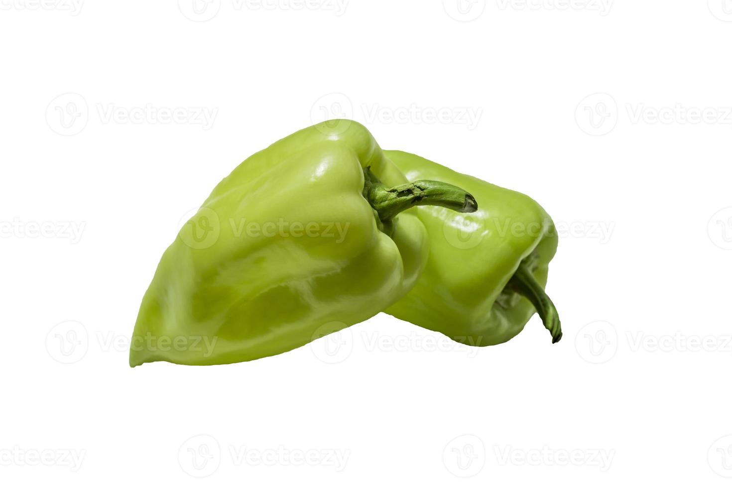 grön paprika isolerad på vitt foto