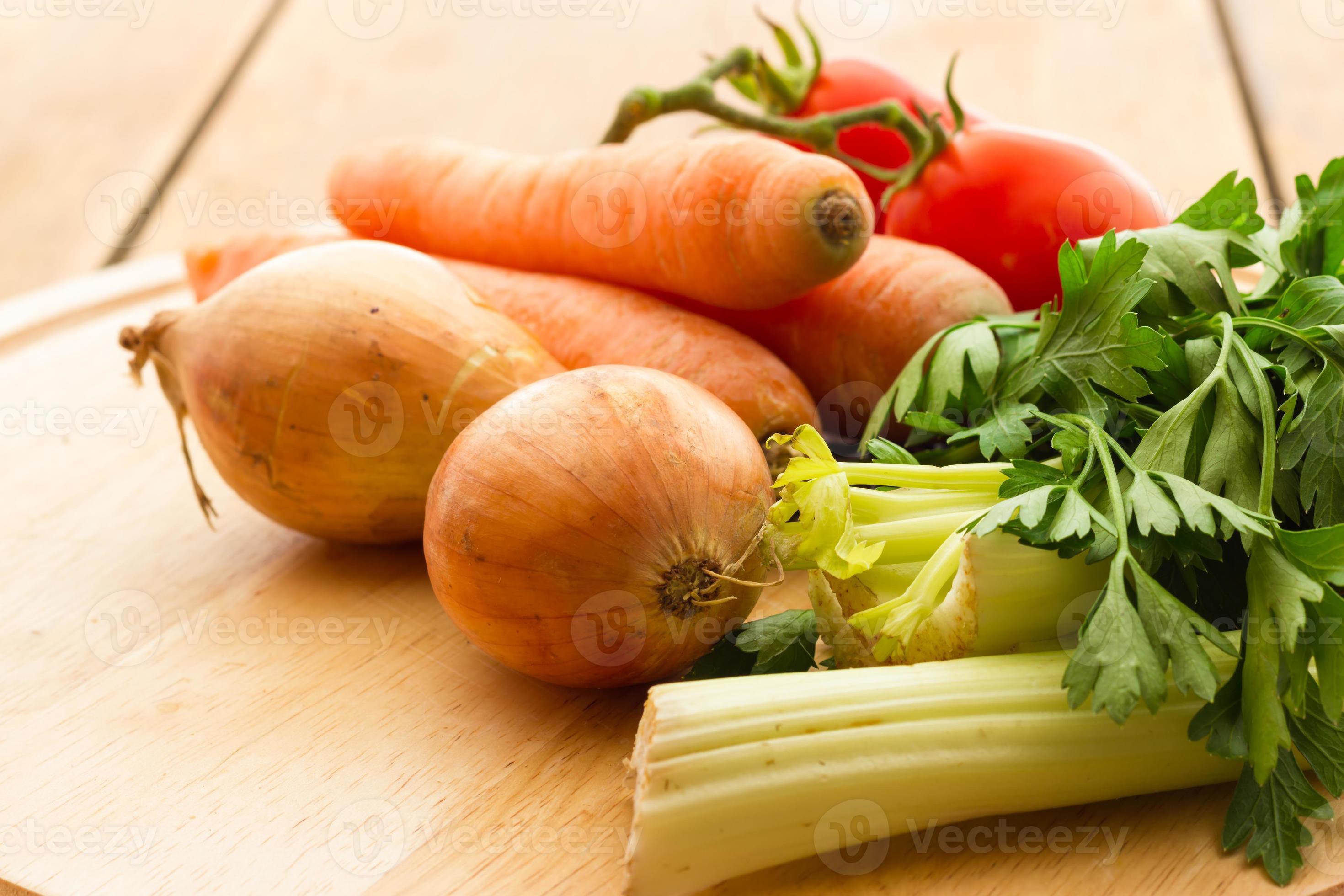 grönsaker för grönsaksbuljong foto