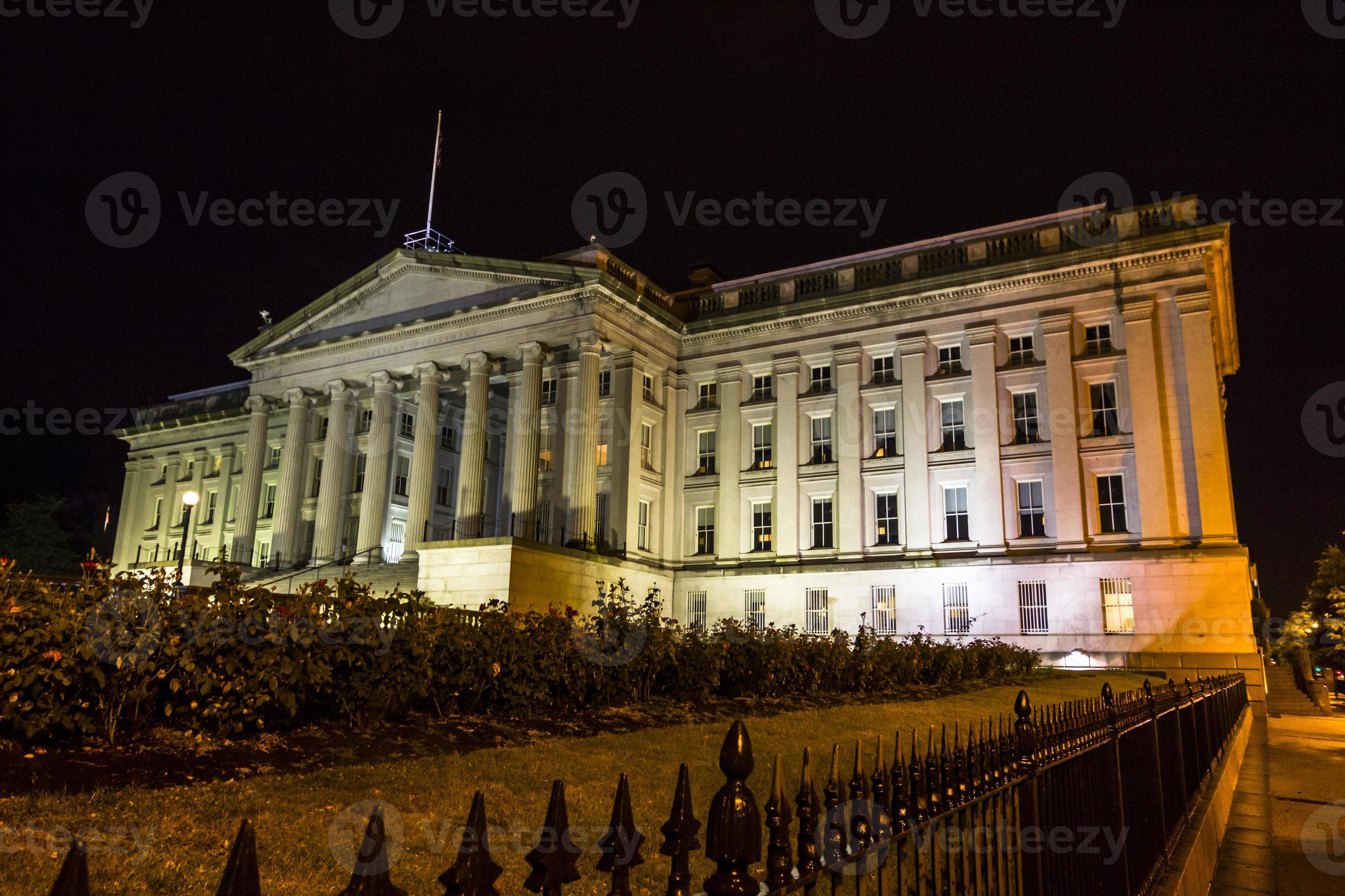 finansdepartementet på natten foto