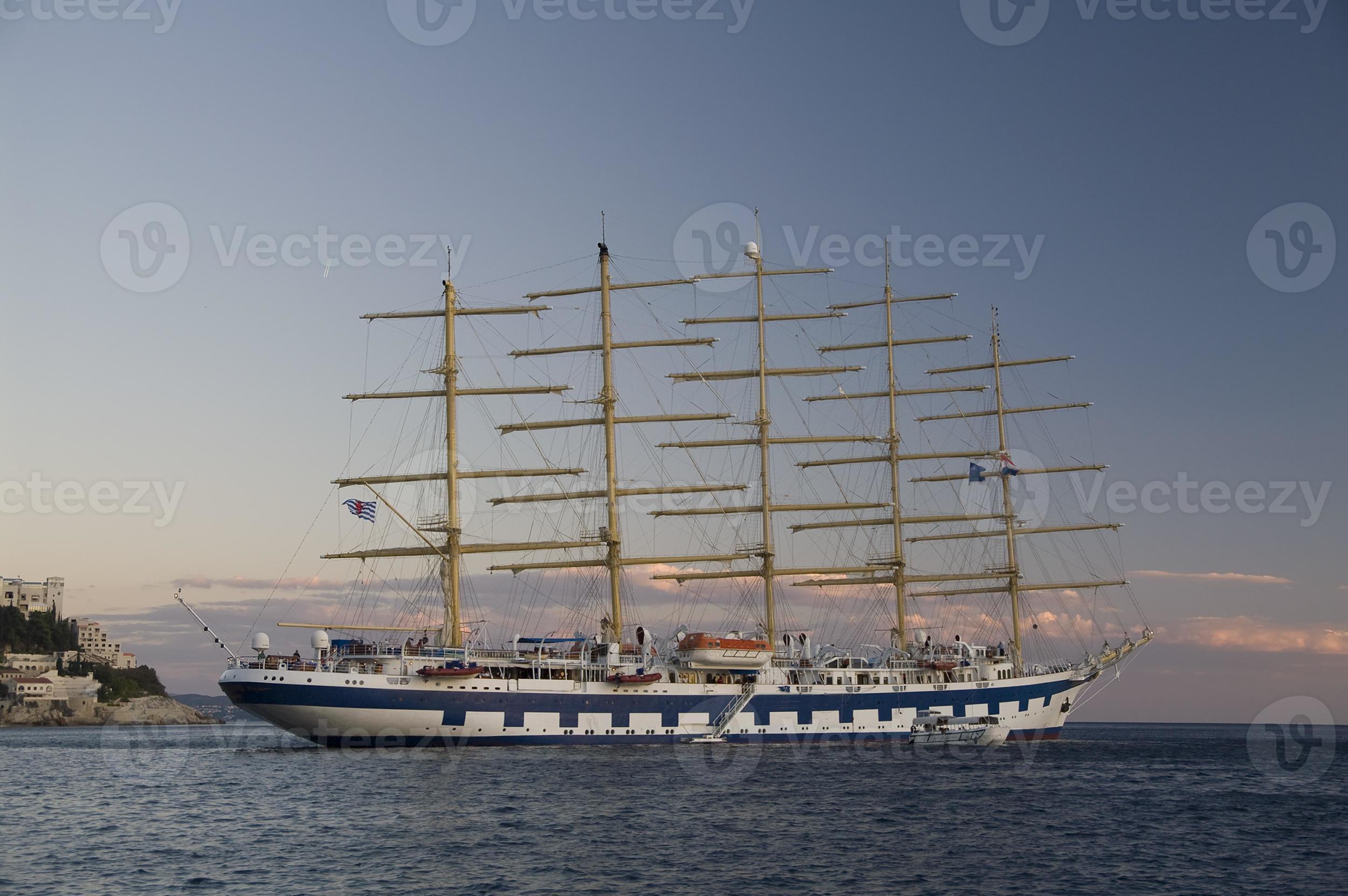 tall ship, dubrovnik - croatia foto