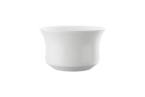 vit keramisk kopp eller mugg på vit bakgrund. 3d-rendering foto